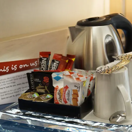 Ξενοδοχείο Iq 4*