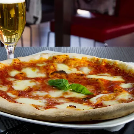 Ξενοδοχείο Iq 4*